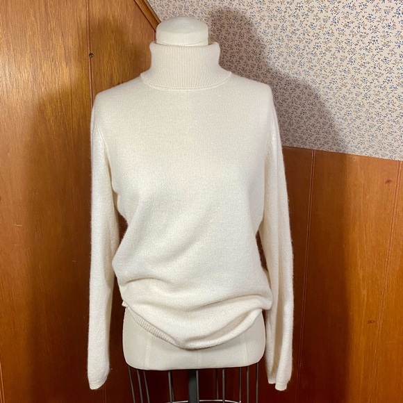 Cashmere Charter Club Luxury Turtleneck Sweater Sz Medium - Picture 2 of 6